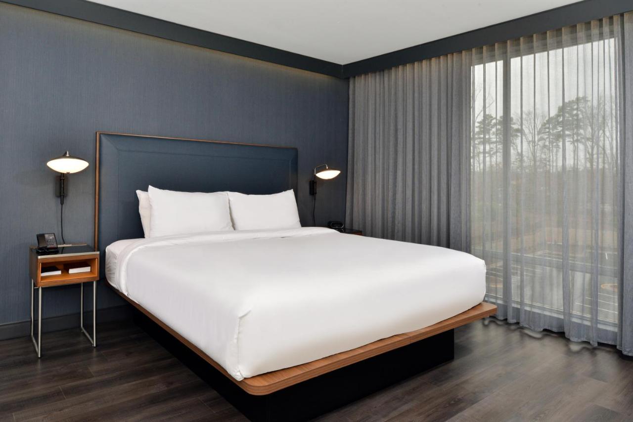 Courtyard By Marriott Raleigh Cary Crossroads Hotell Exteriör bild