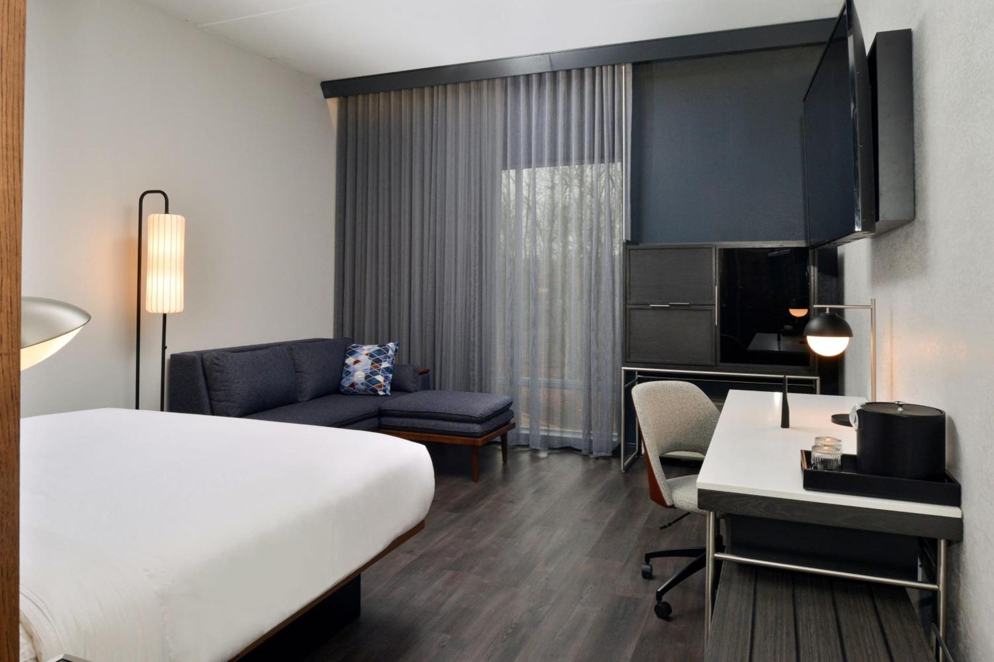 Courtyard By Marriott Raleigh Cary Crossroads Hotell Exteriör bild
