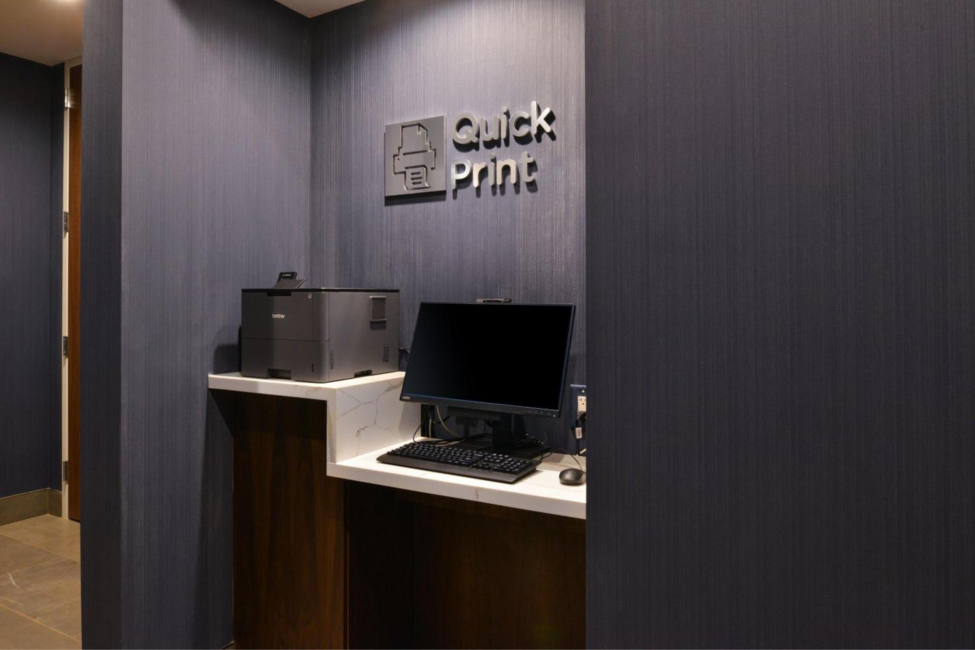 Courtyard By Marriott Raleigh Cary Crossroads Hotell Exteriör bild