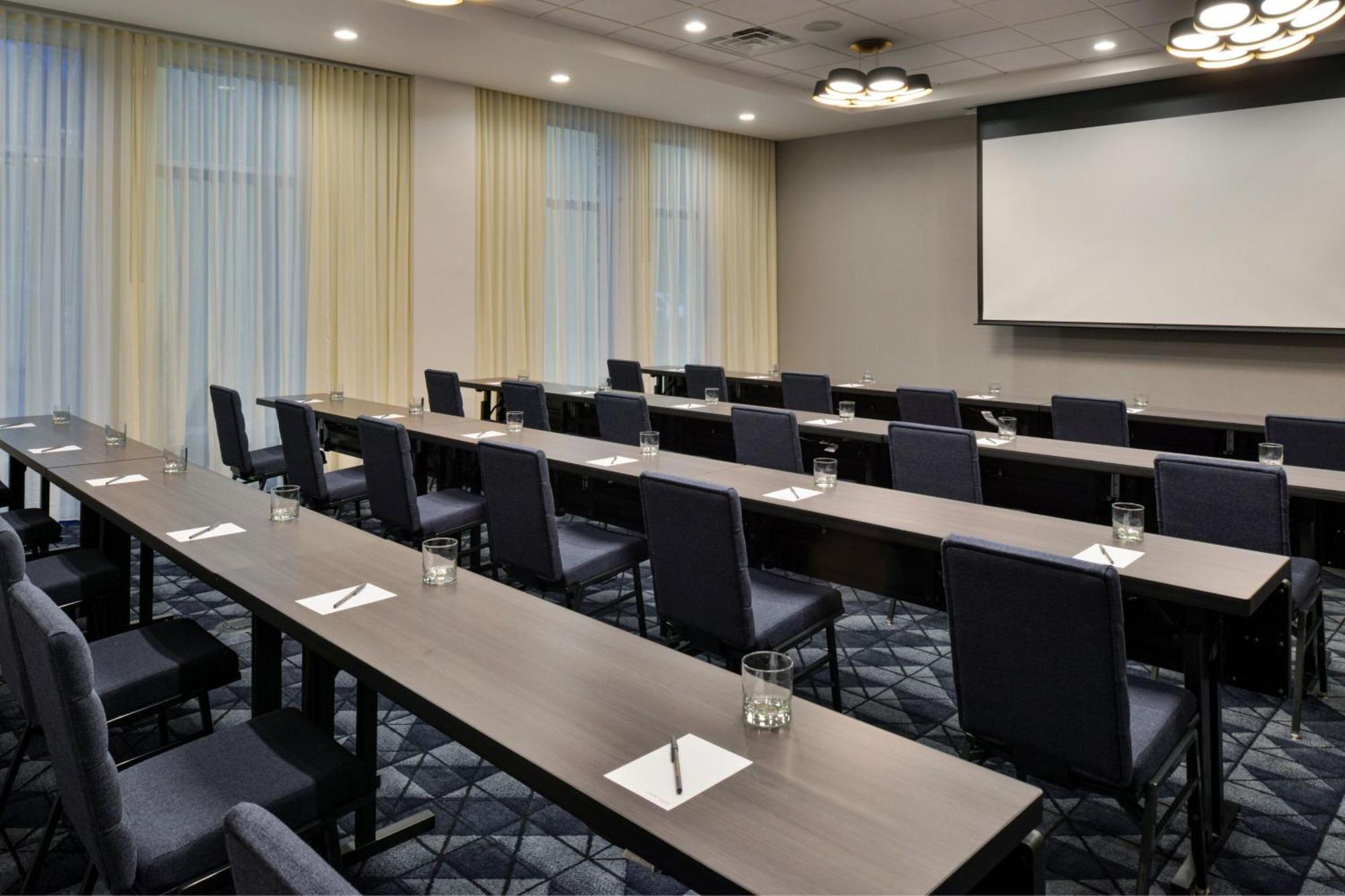 Courtyard By Marriott Raleigh Cary Crossroads Hotell Exteriör bild