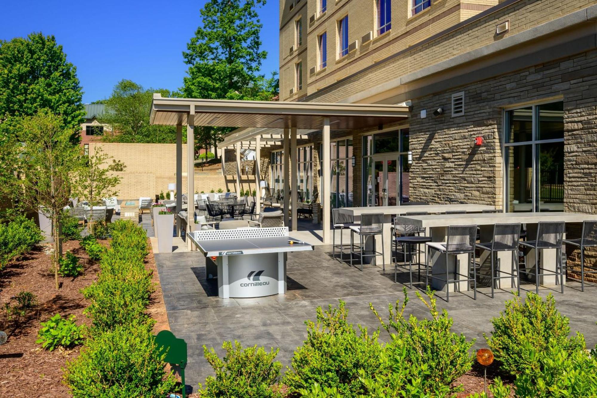 Courtyard By Marriott Raleigh Cary Crossroads Hotell Exteriör bild