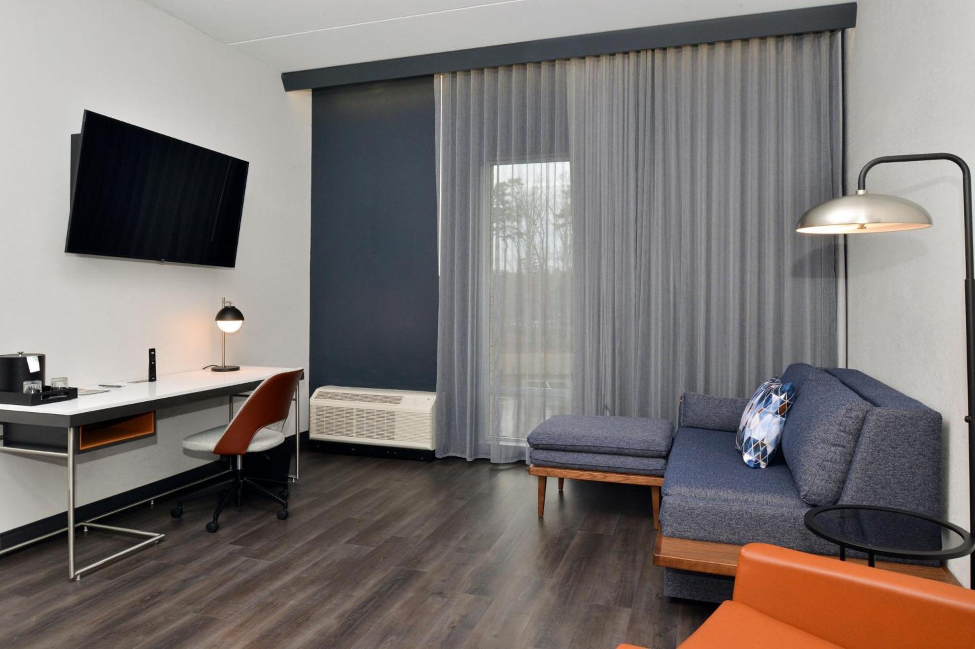 Courtyard By Marriott Raleigh Cary Crossroads Hotell Exteriör bild